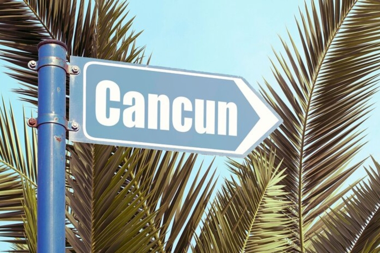 Cancun: Private custom tour with a local guide 4 Hours Walking Tour