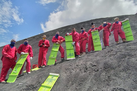 Ombordstigning på vulkanen Cerro Negro, LeónLeón: Vulkanen Cerro negro ombordstigning