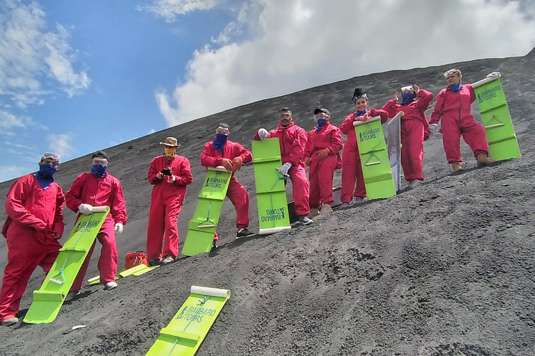 Ombordstigning på vulkanen Cerro Negro, LeónLeón: Vulkanen Cerro negro ombordstigning