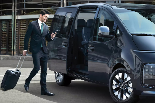 Pickup from Dubai airport with privet luxury minivan