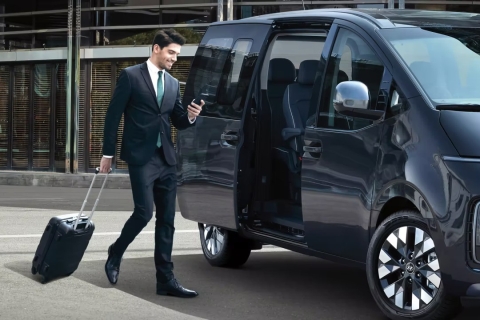 Pickup from Dubai airport with privet luxury minivan Pick-up & Drop-off from Dubai airport (one way )