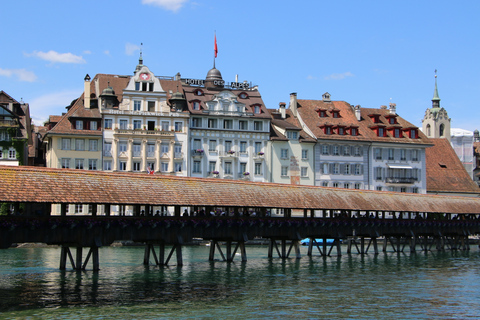 Luzern: Private Tour zu Fuß mit einem ortskundigen GuideLuzern: Privater Rundgang mit einem lokalen Guide