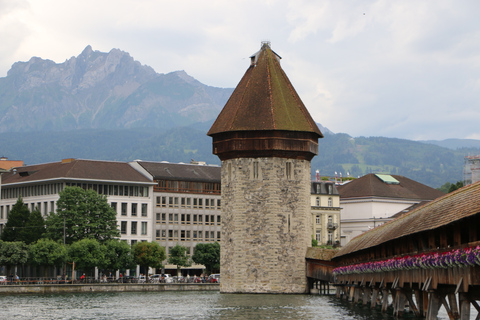 Luzern: Private Tour zu Fuß mit einem ortskundigen GuideLuzern: Privater Rundgang mit einem lokalen Guide