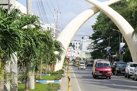 Mombasa Street Food Sampling Free Walking Tour (visite à pied gratuite).