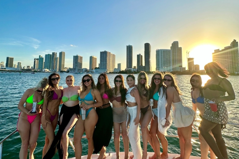 Sightseeing und Badeausflug auf einer Yacht in Miami Beach