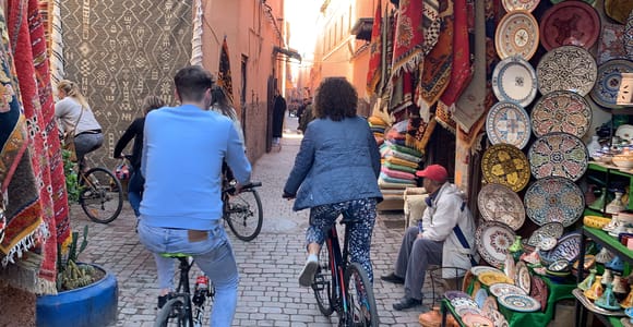 Visite à vélo en néerlandais à Marrakech avec un guide de la région