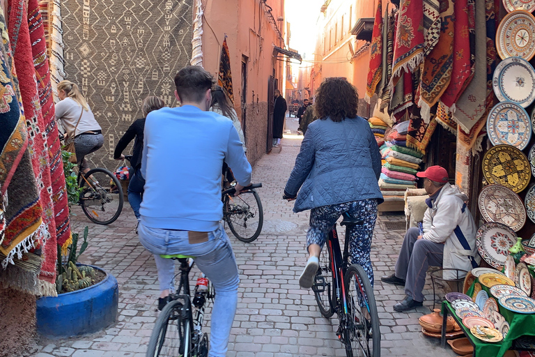 Nederländskspråkig cykeltur genom Marrakech.Holländskspråkig cykeltur genom Marrakech.