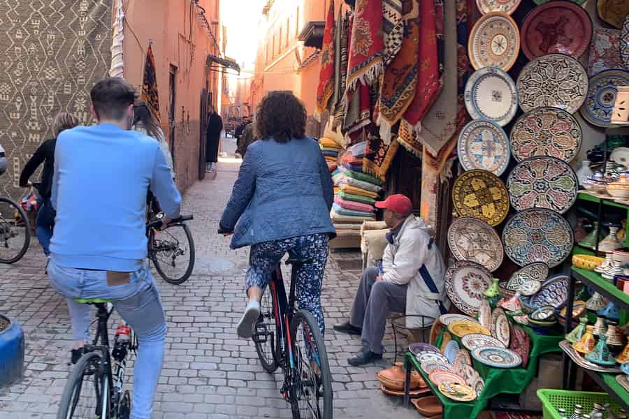 Hollandradtour in Marrakesch mit ortskundigem Guide. Foto: GetYourGuide