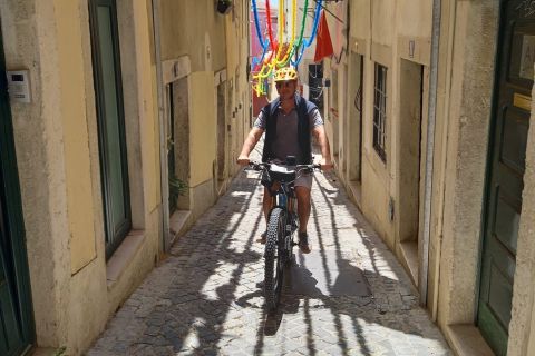 Tour in bici elettrica dei 7 colli di Lisbona: panorami mozzafiato e molto altro