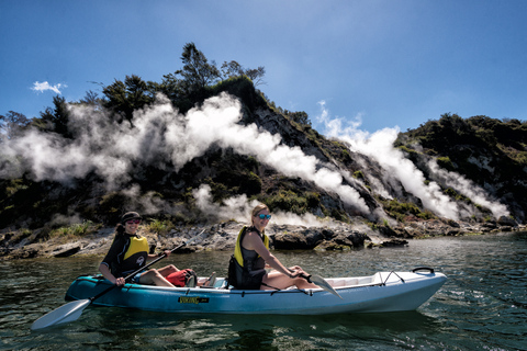 Rotorua: Rundvandring i Waimangu Valley och kajaktur på Steaming CliffsRotorua: Guidad Waimangu-vandring och kajaktur på Steaming Cliffs