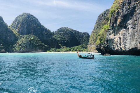 Private Luxury Speed Boat Charter to Phi Phi Islands Private Luxury Speed Boat Charter to Phi Phi Island