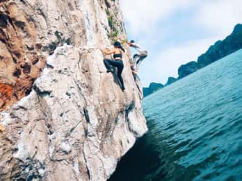 Baia di Lan Ha: solitaria in acque profonde