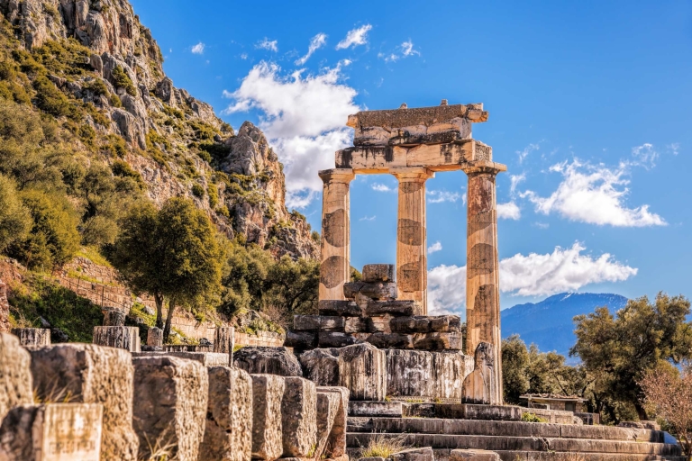 Atenas: tour guiado a Delfos recogida y almuerzo opcionalTour en inglés con almuerzo incluido