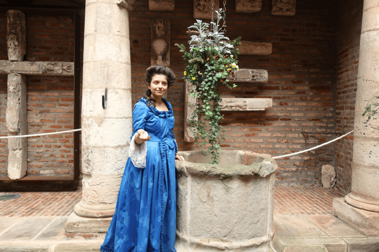 Spaziergang mit Madame de Lapérouse im Albi des 18. Jahrhunderts