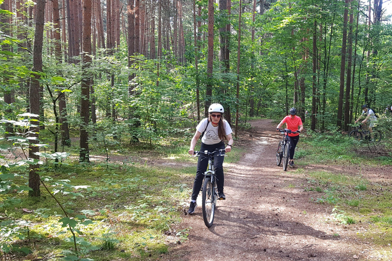 Vilnius: Verkiai Park & Green Lakes Self-guided Bike Tour