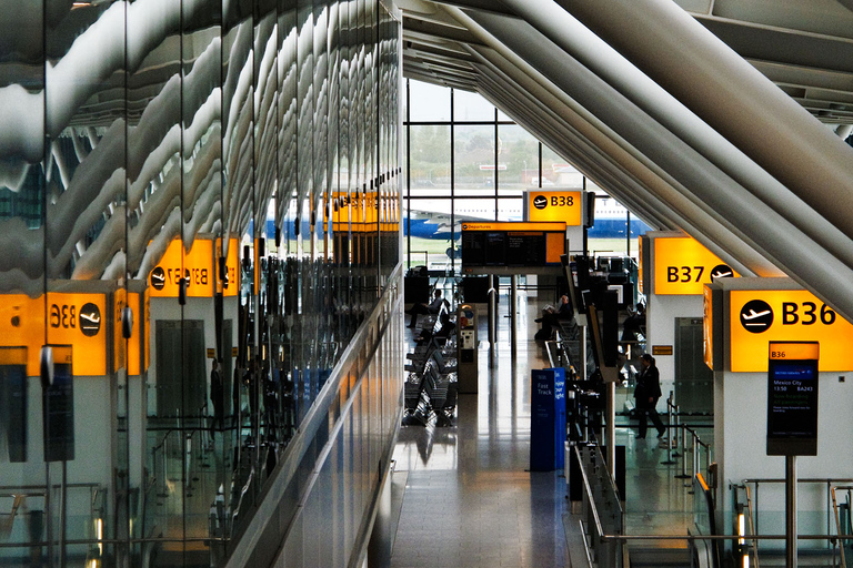 Servicio de traslado al aeropuerto de Agadir o Taghazout 24 horas al día, 7 días a la semana