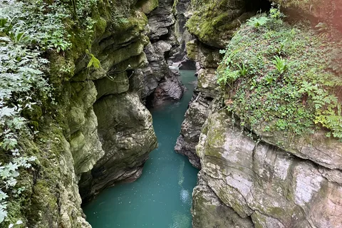 Tbilisi: Kutaisi, Bagrati, and Prometheus Cave Private Trip