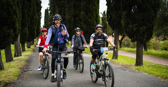 Rome: Appian Way Guided Tour on E-Bike with italian Aperitif