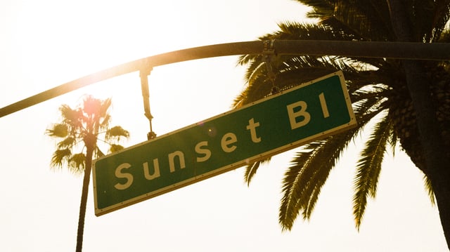 Sunset Strip True Crime and Haunted Tales Walking Tour (visite à pied)