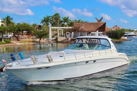 Cancun private yacht Sea Ray Sundancer 60 feet Private Yacht Sea Ray 60 feet with snorkeling tour