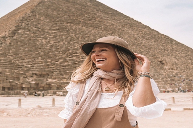 Kair: Wspólna półdniowa wycieczka do piramid w Gizie z przewodnikiemKair: Wspólna półdniowa wycieczka po piramidach w Gizie &przewodnik