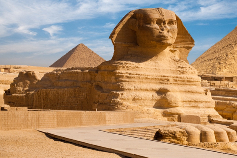 Cairo: Shared Half-Day tour of the Pyramids of Giza &guide