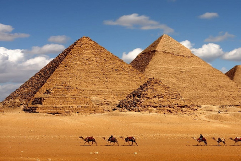 Cairo: Shared Half-Day tour of the Pyramids of Giza &guide