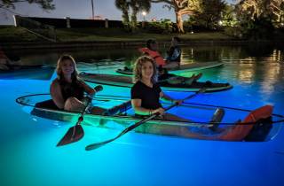 Orlando: Glow in the Dark Clear Kajak oder Paddleboard Tour