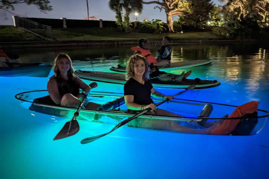 Orlando: LED Night Glow Clear Kajak oder Paddleboard Tour. Foto: GetYourGuide