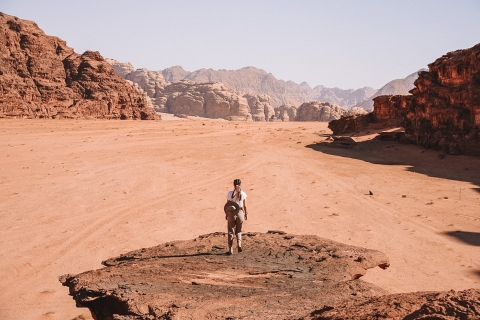 Wadi Rum : Excursion en jeep guidée par l'Unesco et boisson avec repas facultatifWadi Rum : Visite guidée de l'Unesco en jeep (3 heures) et sans déjeuner