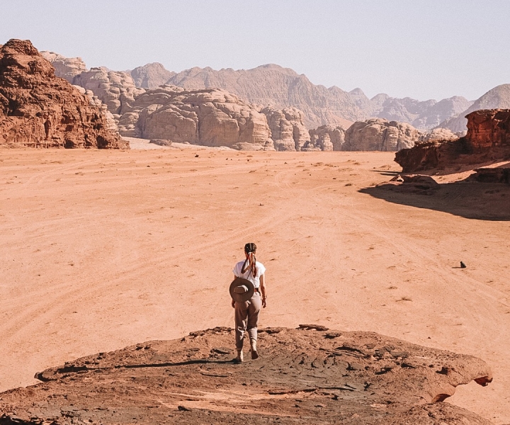 Wadi Rum: Unesco Guided Jeep Tour & Drink With Optional Meal