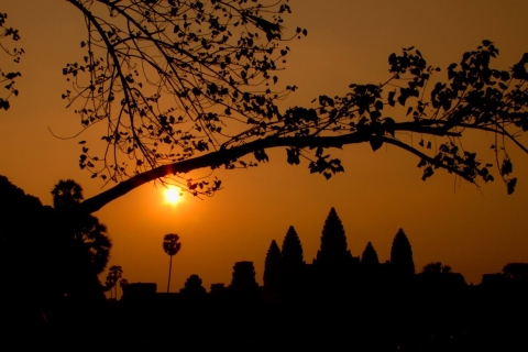 2-Day Angkor Wat With Small, Big Circuit and Banteay Srei