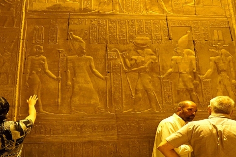 Aswan: Kom Ombo Dagtour met Luxor TransferKom Ombo: gedeelde tour van een halve dag door de Kom Ombo-tempel met gids