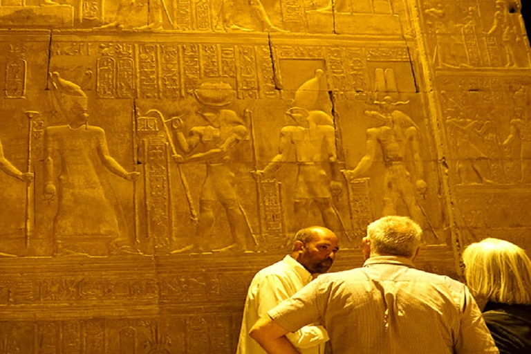 Assuan: Kom Ombo Tagestour mit Luxor-TransferKom Ombo: Gemeinsame Halbtagestour zum Tempel von Kom Ombo mit Führer