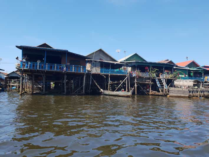 Kompong Kleang, floating village. | GetYourGuide