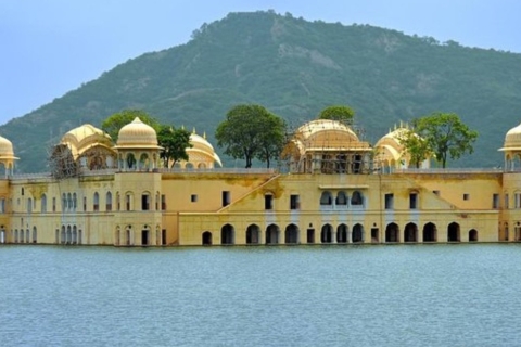 Jaipur: Private Stadtrundfahrt mit Reiseleiter & TransportTour mit Fahrer & Guide