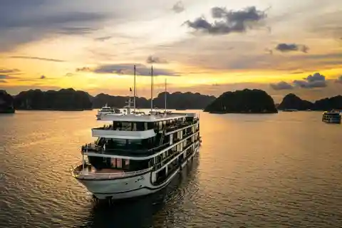 3 Day - Hanoi City Tour - Lan Ha Bay 5 Star Cruise & Balcony