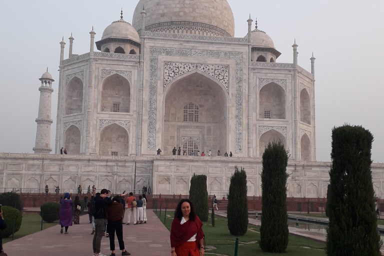 Agra lokal stadsrundtur (Taj Mahal + Agra Fort Tour + Baby Taj)Lokal stadsrundtur i Agra med endast guide