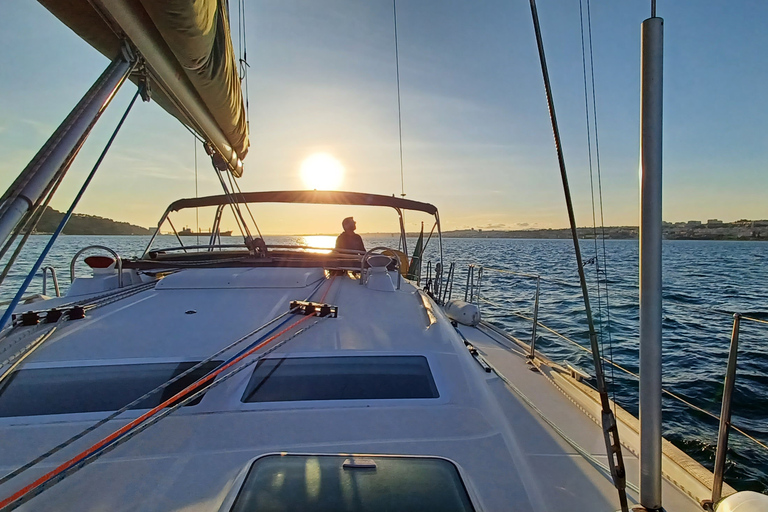 Lisbonne : Excursion en bateau - le voilier le plus confortableVisite privée