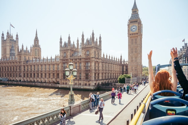 Visit London Tootbus Must-See Hop-On Hop-Off Bus Tour with Cruise in Budapest, Hungary