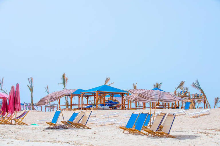 Hurghada: Passeio de lancha pela Ilha Nemo com mergulho com snorkel e almoçoIlhas Nemo com 2 paradas, mergulho com snorkel e lancheira