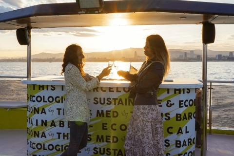 Barcelona: Katamaranfahrt mit Live-Musik bei Tag oder bei SonnenuntergangBootsfahrt bei Sonnenuntergang