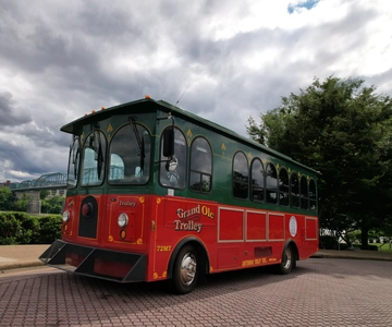 Chattanooga: The Flash City Sightseeing Tour by Trolley