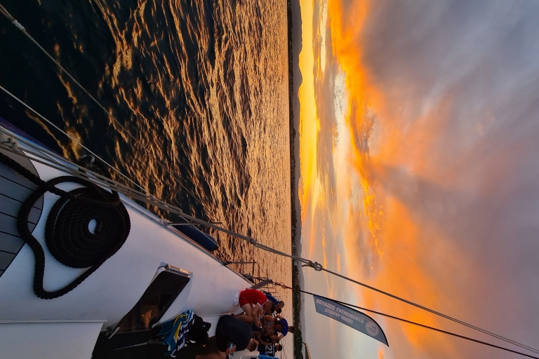 Cambrils: Costa Dorada Rejs katamaranem o zachodzie słońca z napojami