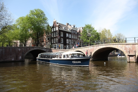 Amsterdam: Grachtenfahrt durch die StadtGrachtenfahrt mit Snackbox - ab Hard Rock Café Pier