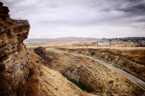 Tour particular por Gobustan e AbsheronGobustan e Absheron Tour Privado