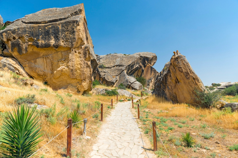 Tour particular por Gobustan e AbsheronGobustan e Absheron Tour Privado