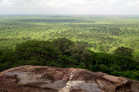 Descubre la Naturaleza en Shai Hills - Excursión de Aventura de Día Completo