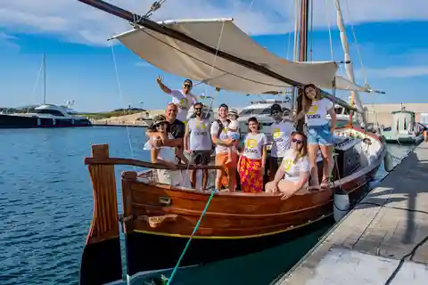 Von Stintino: Segeltörn zur Asinara mit Mittagessen