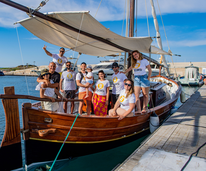 Desde Stintino Excursión en velero de época a Asinara con almuerzo